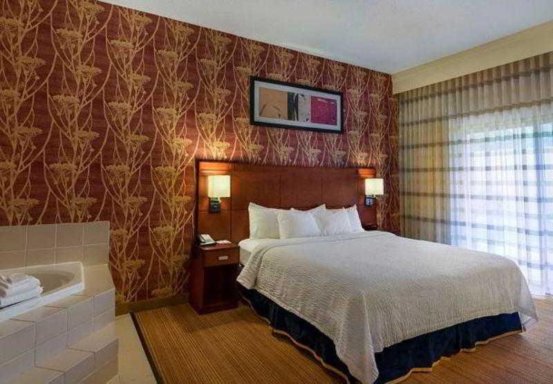 Courtyard By Marriott Boston Westborough Hotel Exterior foto