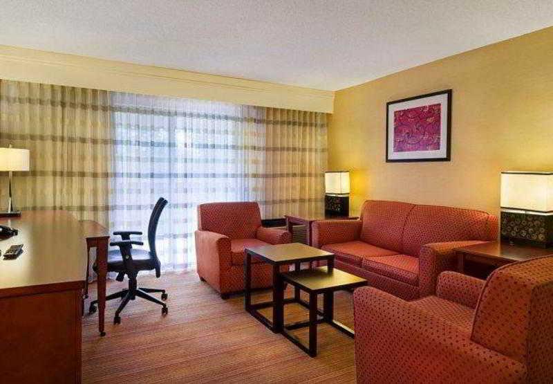 Courtyard By Marriott Boston Westborough Hotel Exterior foto